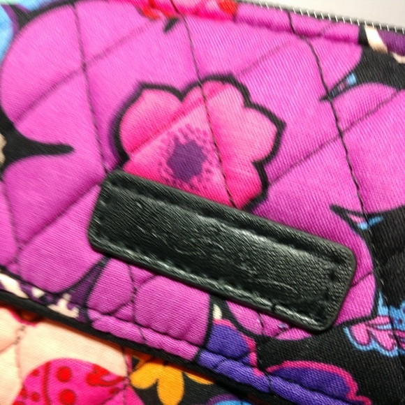 SOLD ❤🆕💖Vera Bradley All In One Crossbody For iphone 6+ Floral Fiesta - Picture 2 of 14